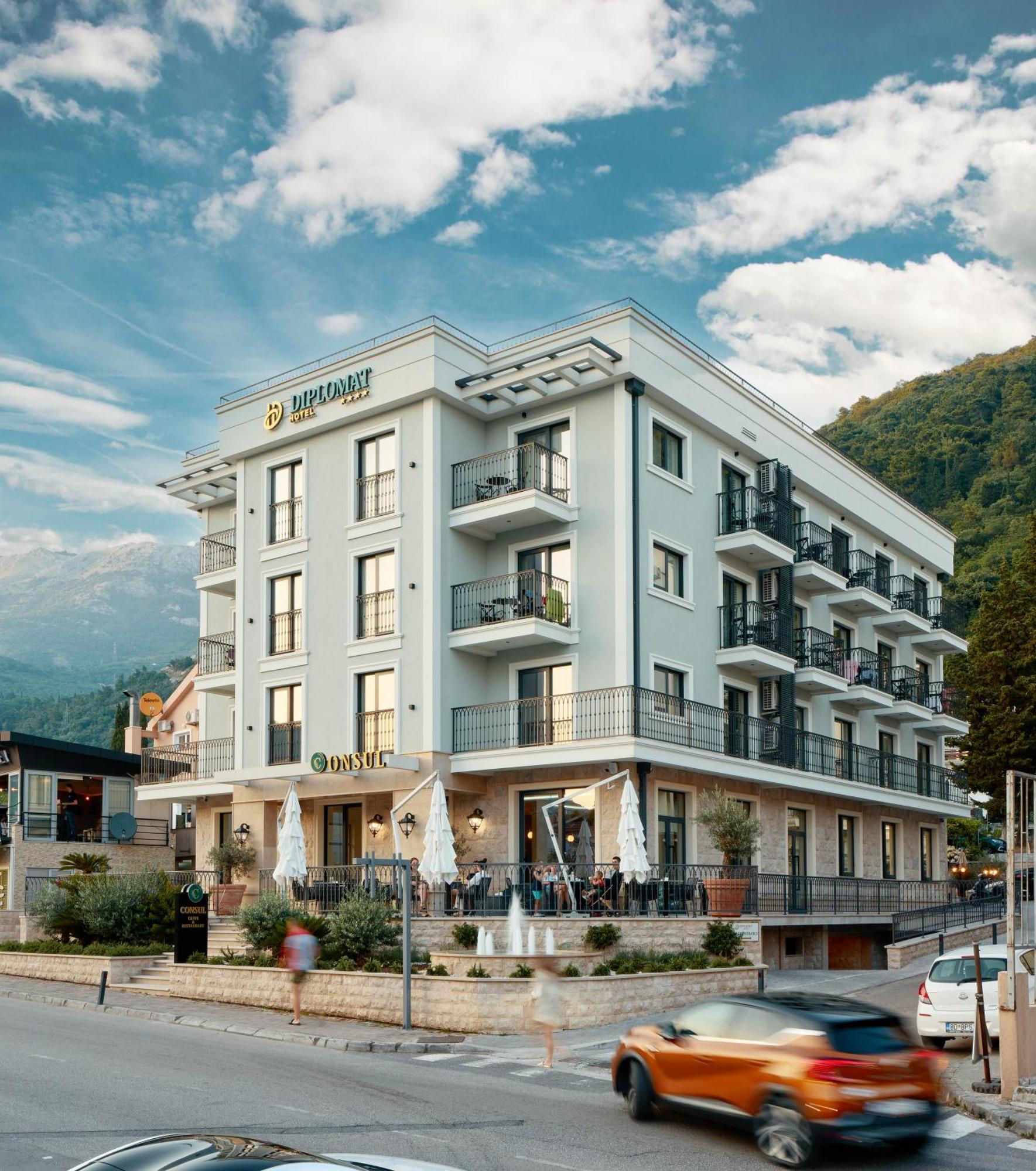 Diplomat By Aycon Budva